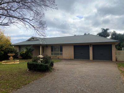 14 Ken Mcmullen Place, Dubbo