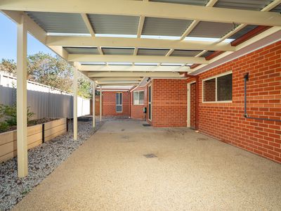 2 / 10 THRUSH COURT, West Wodonga