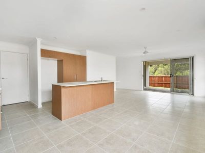 1 / 57 Haslewood Crescent, Meridan Plains