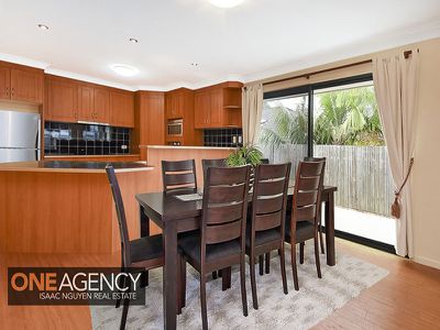 9 Admiral Cres, Springfield Lakes