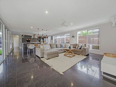 58 Feathertail Place, Wakerley