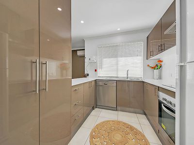 16 Magdalene Street, Wynnum West