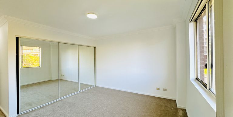 207 / 8 WENTWORTH DRIVE, Liberty Grove