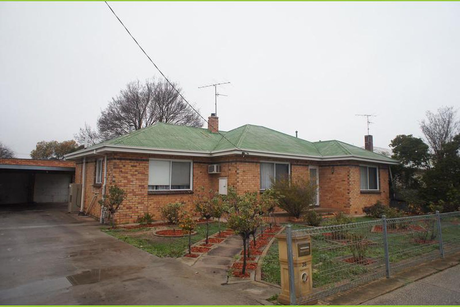 38 Railway Avenue, Horsham