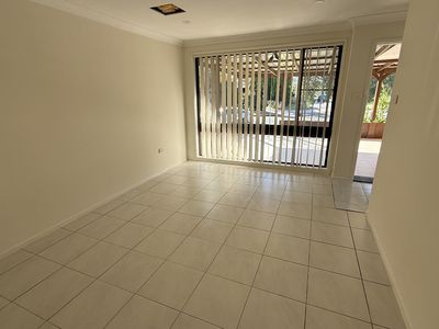 7 McAndrew Close, Lurnea