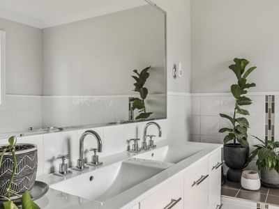 41 Treetops Crescent, Mollymook