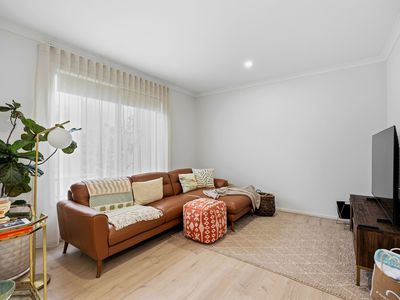 2 John Mckinna Circuit, Taperoo