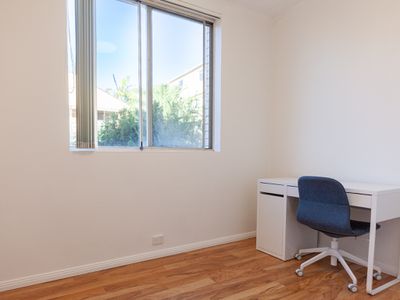 4 / 52 The Crescent, Dee Why