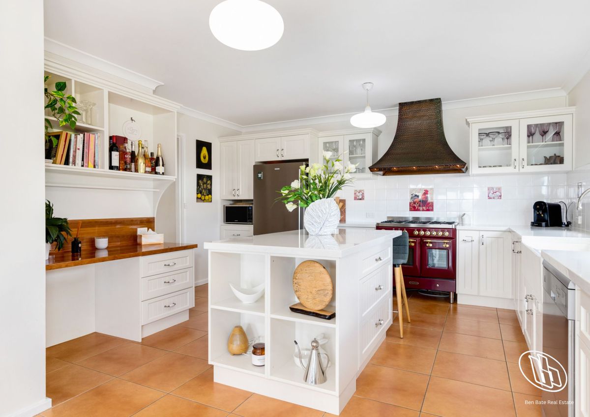 11 Hillcrest Avenue, North Narooma