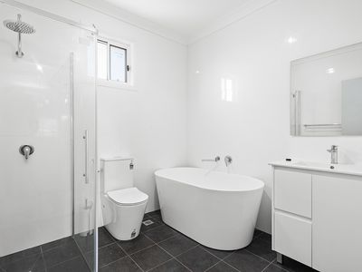 16 Park Road, Lake Illawarra