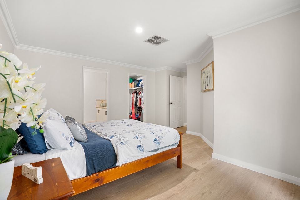 27 OAK WAY, Baldivis