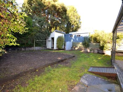 44 Lakeside Avenue, Mount Beauty