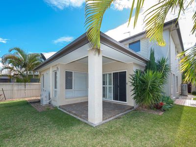 25 Costa Del Sol Avenue, Coombabah
