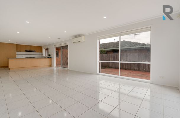 70 Kennedy Parade, Roxburgh Park