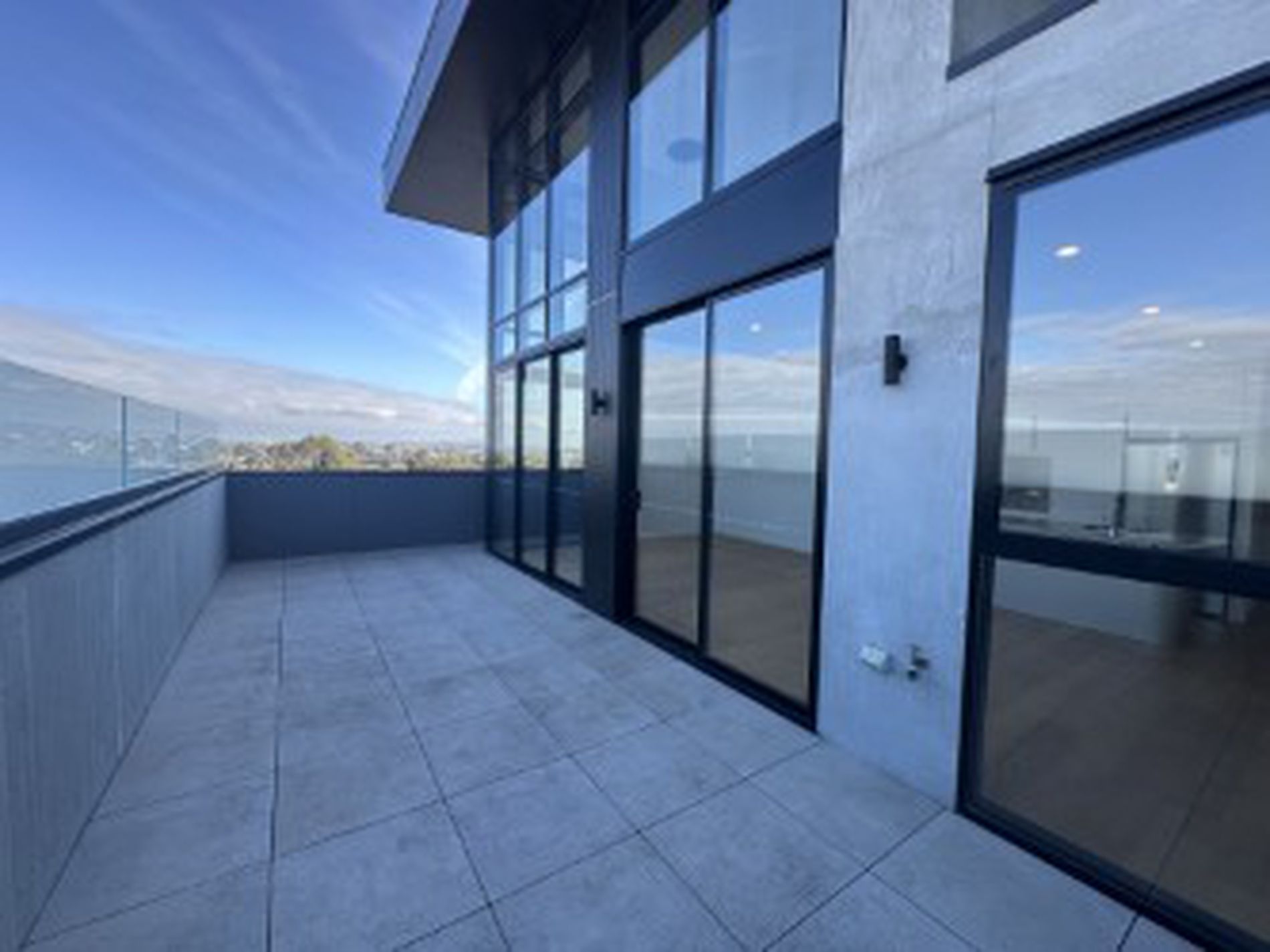 402a / 51 Johnson Street, Reservoir