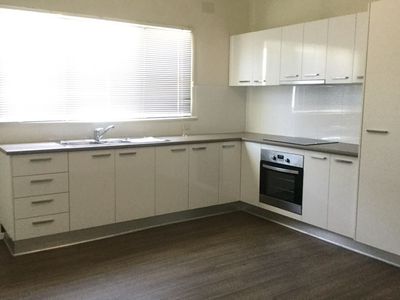 290 Northcliffe Drive, Lake Heights