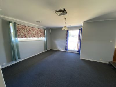 36 Spring Drive, Hoppers Crossing
