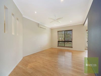 8 Lakefield Drive, Idalia