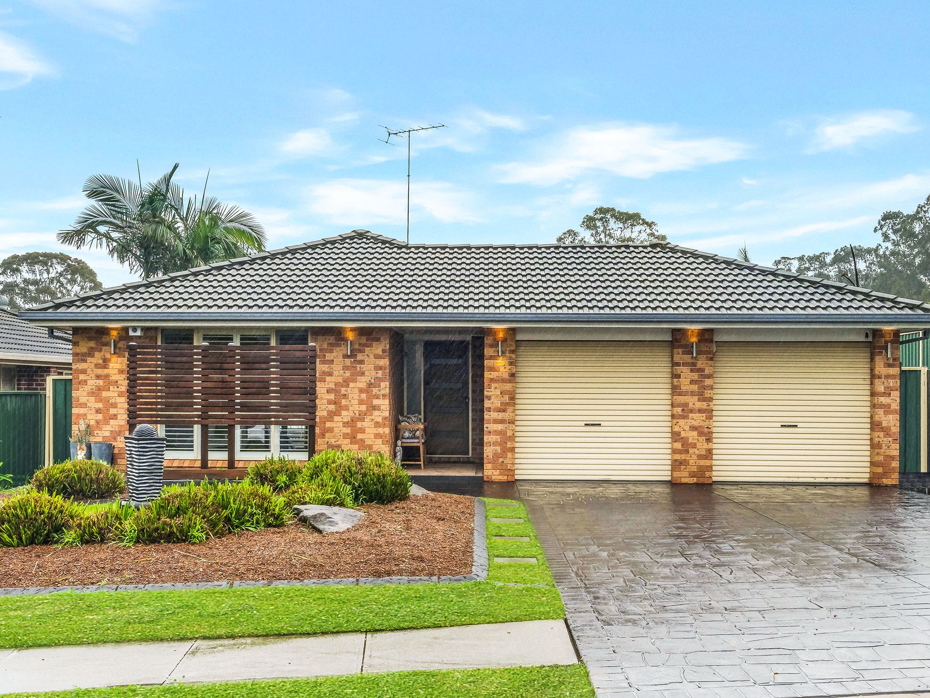 6 Moore Place, Currans Hill
