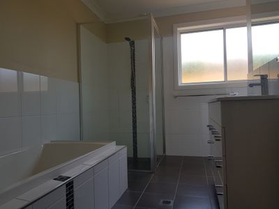 4A Keswick Park Way, Dubbo