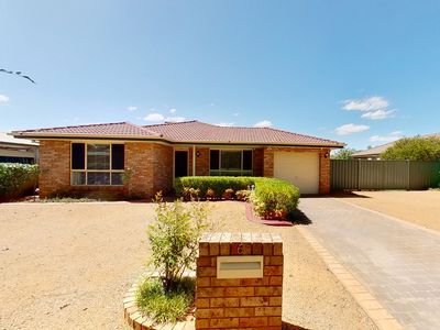 6 Lancaster Park Place, Dubbo