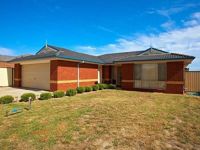 32 Cuthbert Avenue, Truganina