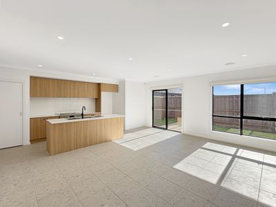 13 Poinciana Road, Thornhill Park