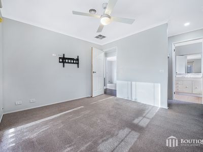 4 Shady Close, Narre Warren South
