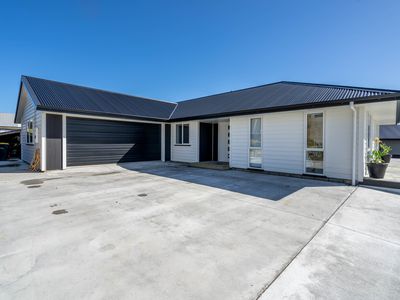 32 Brook Street, Riverton