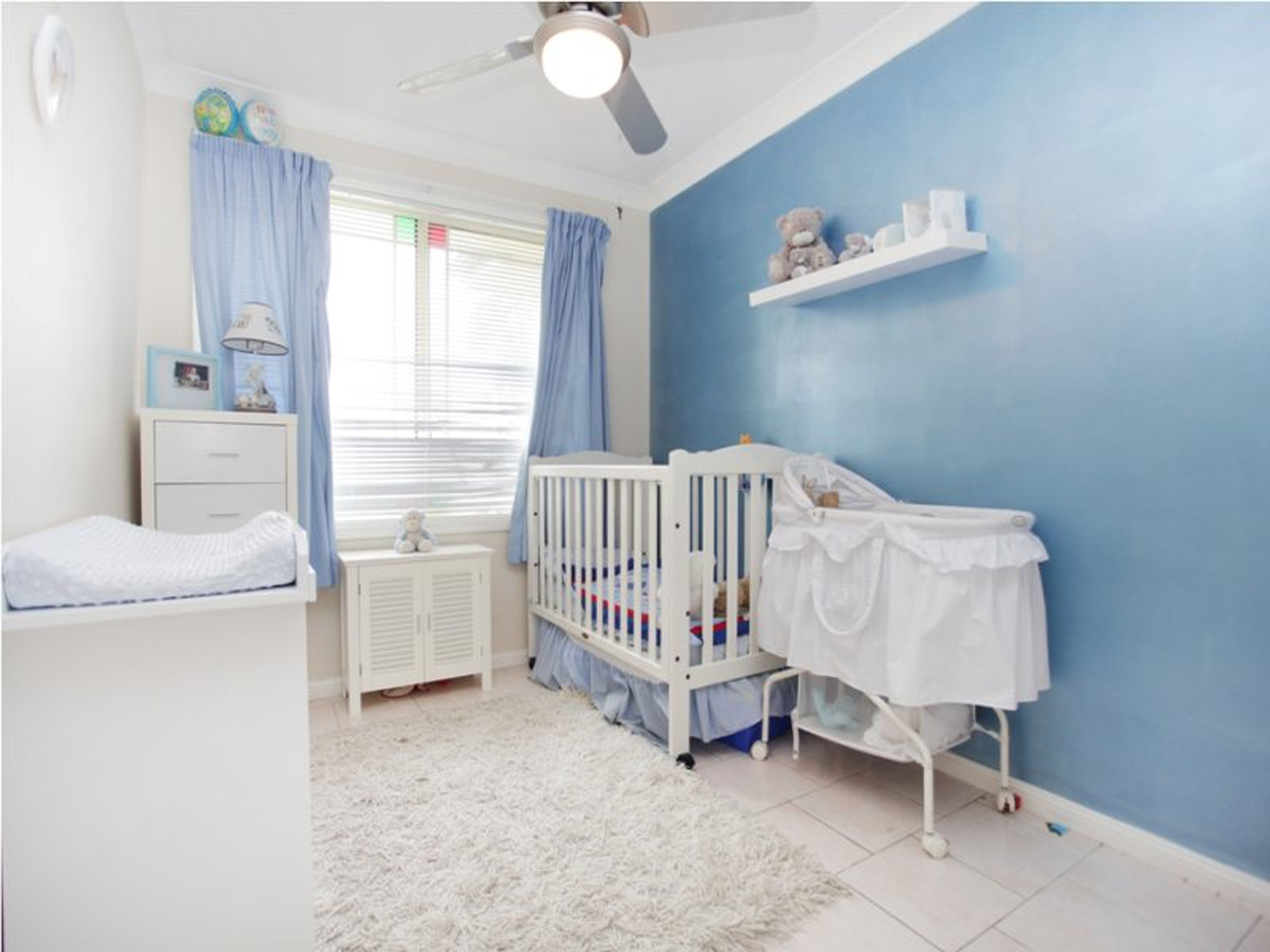 2 / 1 Barron Field Drive , GLENMORE PARK