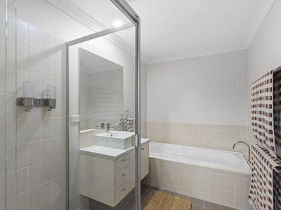 32 Brook Street, Wakerley