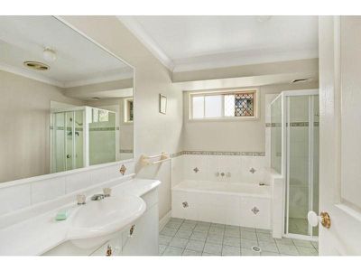 11 Rose Ash Crescent, Noosaville