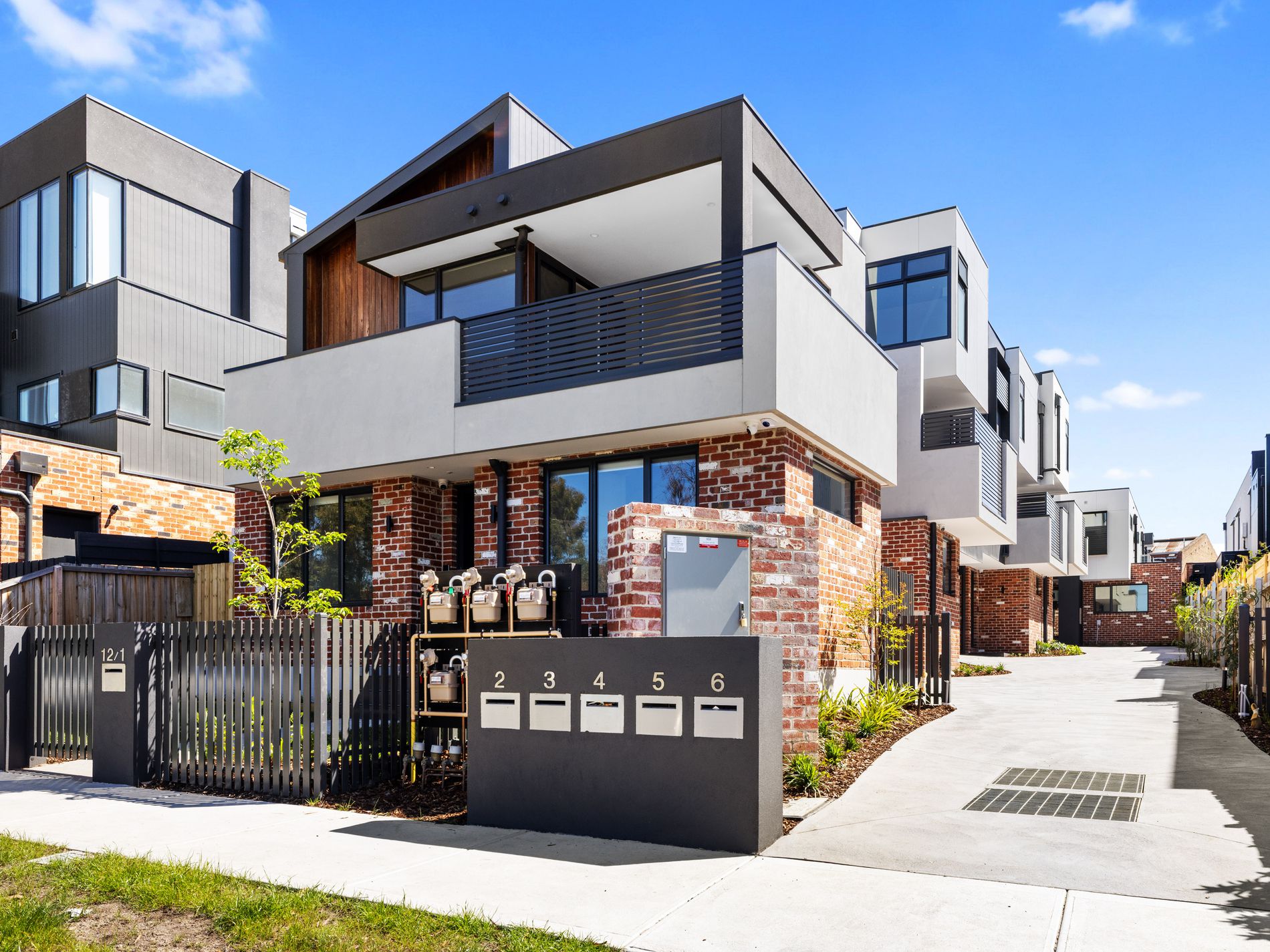 1 / 12 Irvine Crescent, Brunswick West