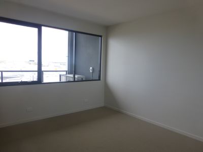 405 / 11 Commercial Road, Caroline Springs