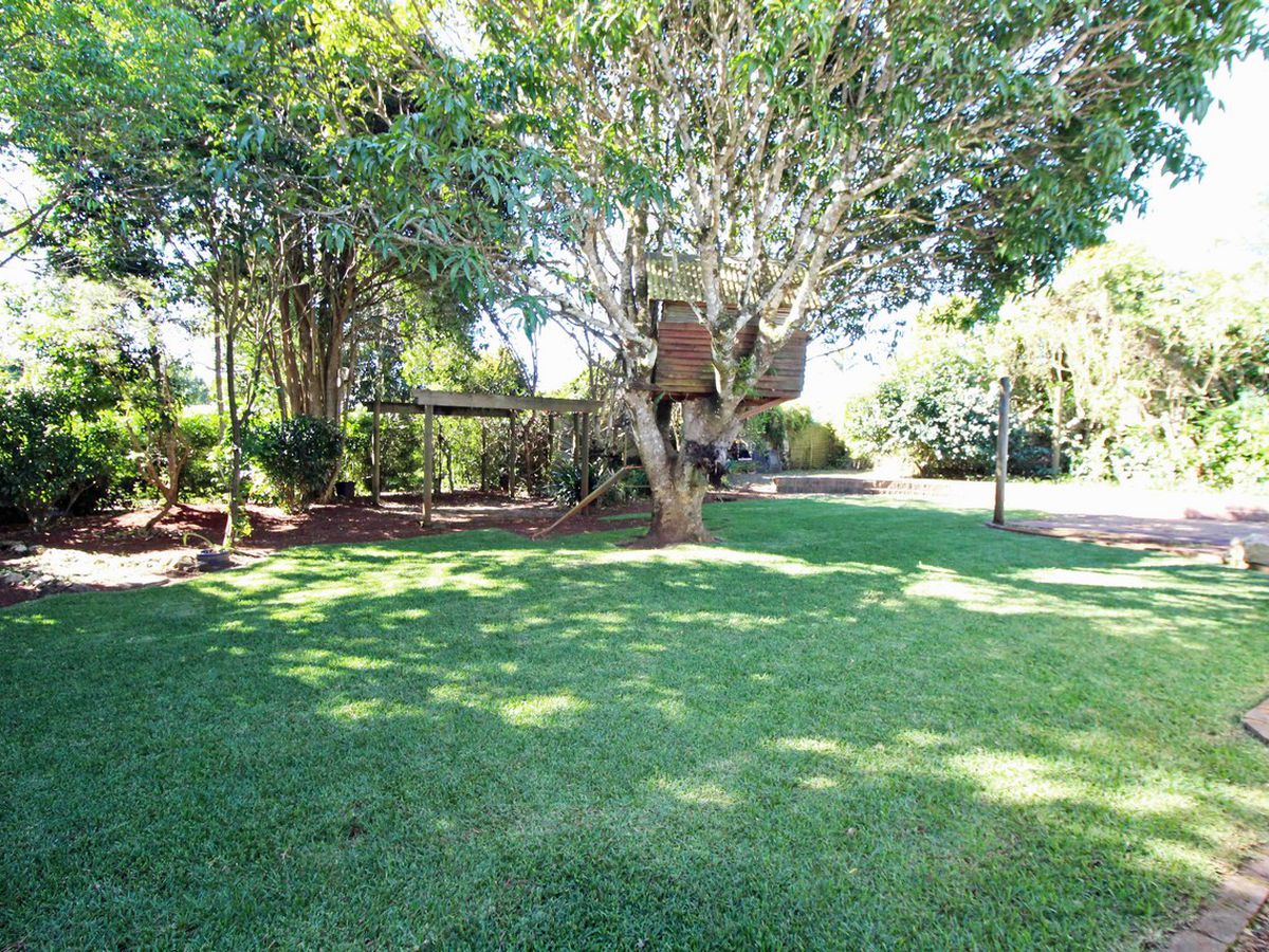 24 Azalea St, Atherton
