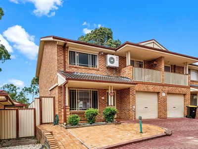 2 / 5 Corella Road, Green Valley