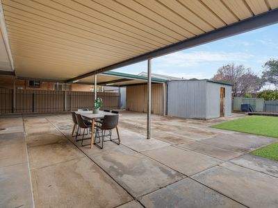 52 Botanic Grove, Campbelltown