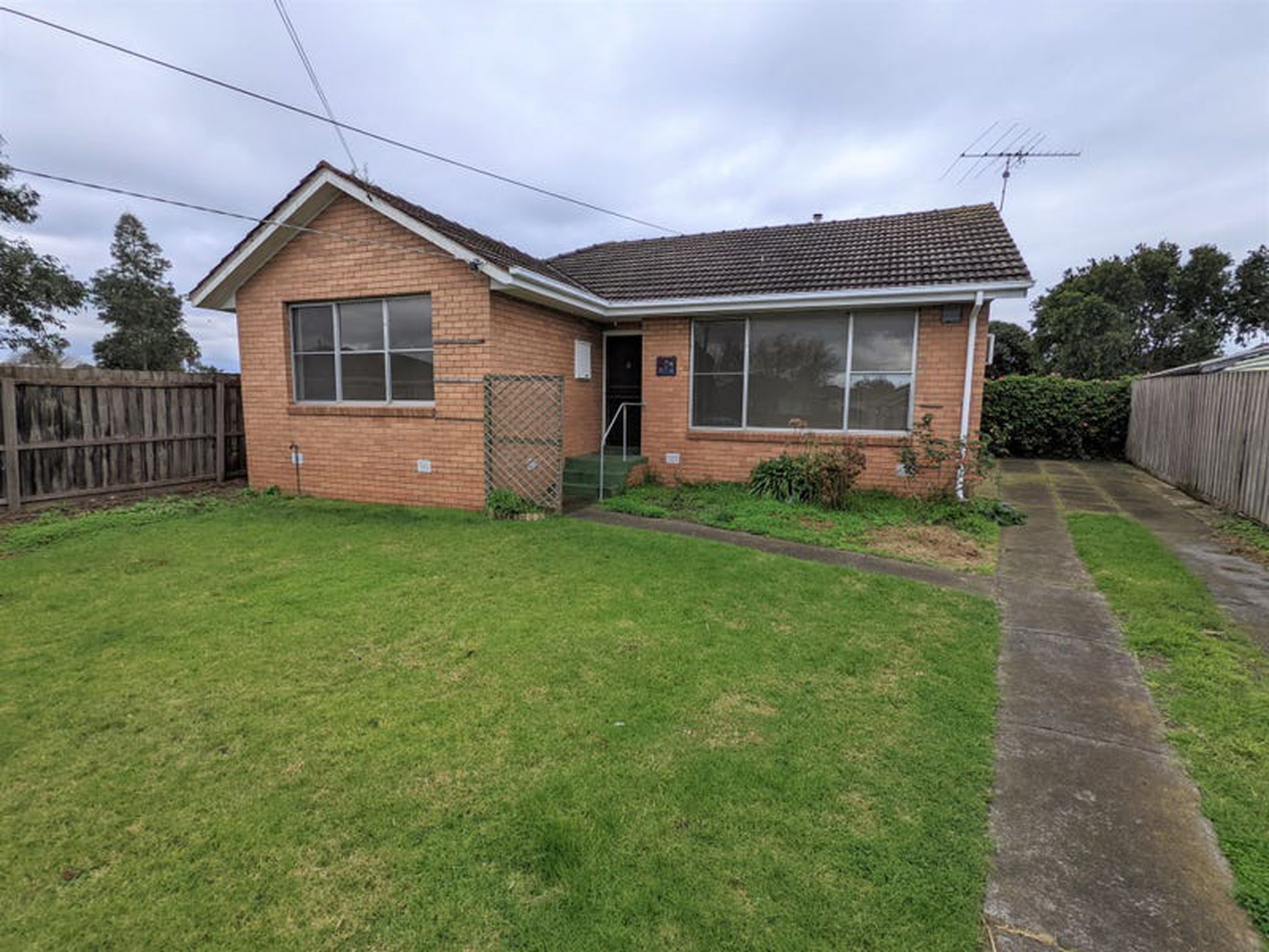 8 Vega Court, Newcomb