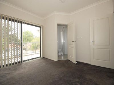 2 / 115 Carlingford Road, Epping