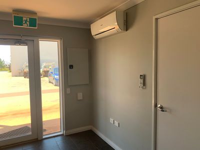 6 / 37 Steel Loop, Wedgefield