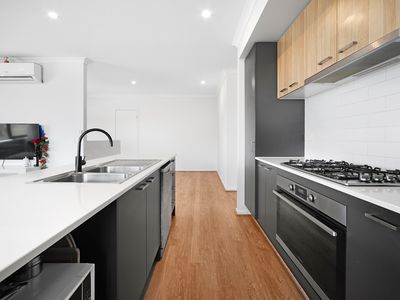 38 Dawley Circuit, Werribee