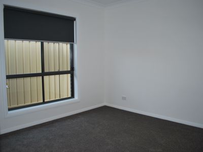 42B Keswick Parkway, Dubbo