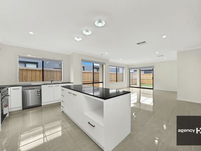 10 Retreat Way, Weir Views