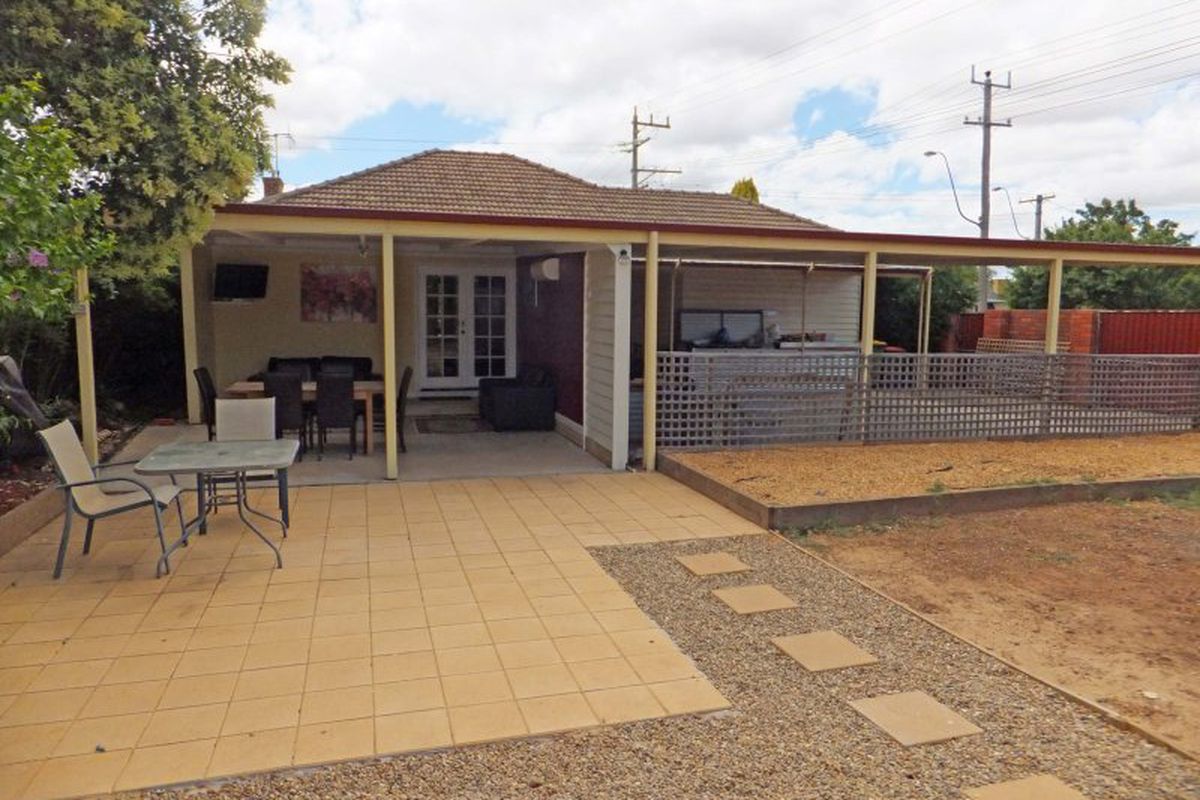 8 Saunders Street, Kyabram