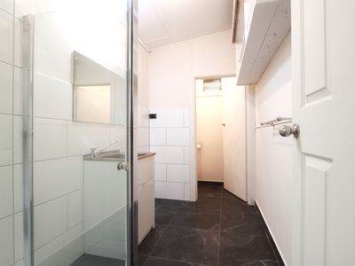 1401 North Road, Oakleigh East