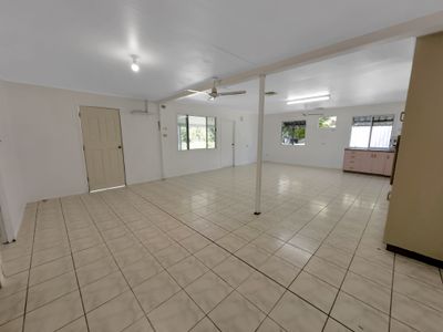 345 Midge Point Road, Bloomsbury