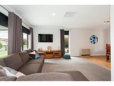 564 Woodbury Court, Lavington