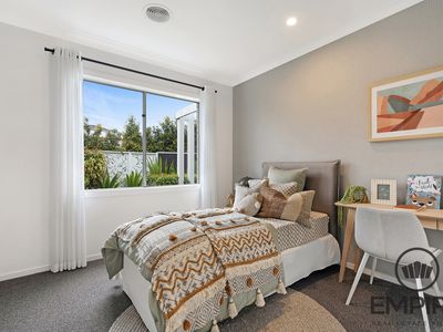 49 Centenary Boulevard, Officer South