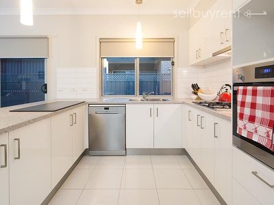 14B RUNDLE STREET, Wodonga