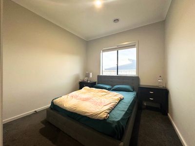 18 Petros St, Fraser Rise